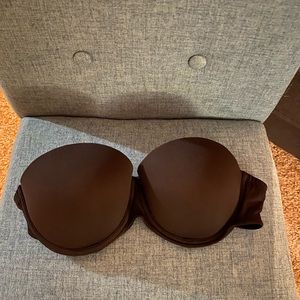 Black strapless push-up Victoria’s Secret bra 36C